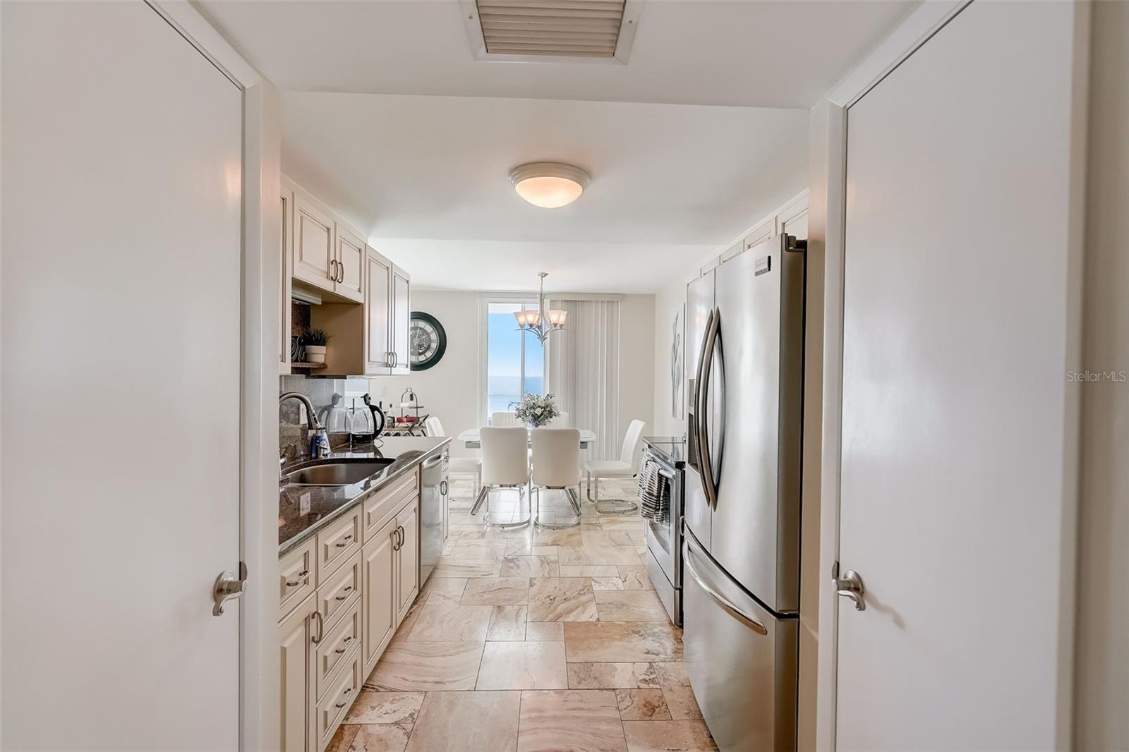 2425 Gulf Of Mexico Dr #14b Property Photo 10