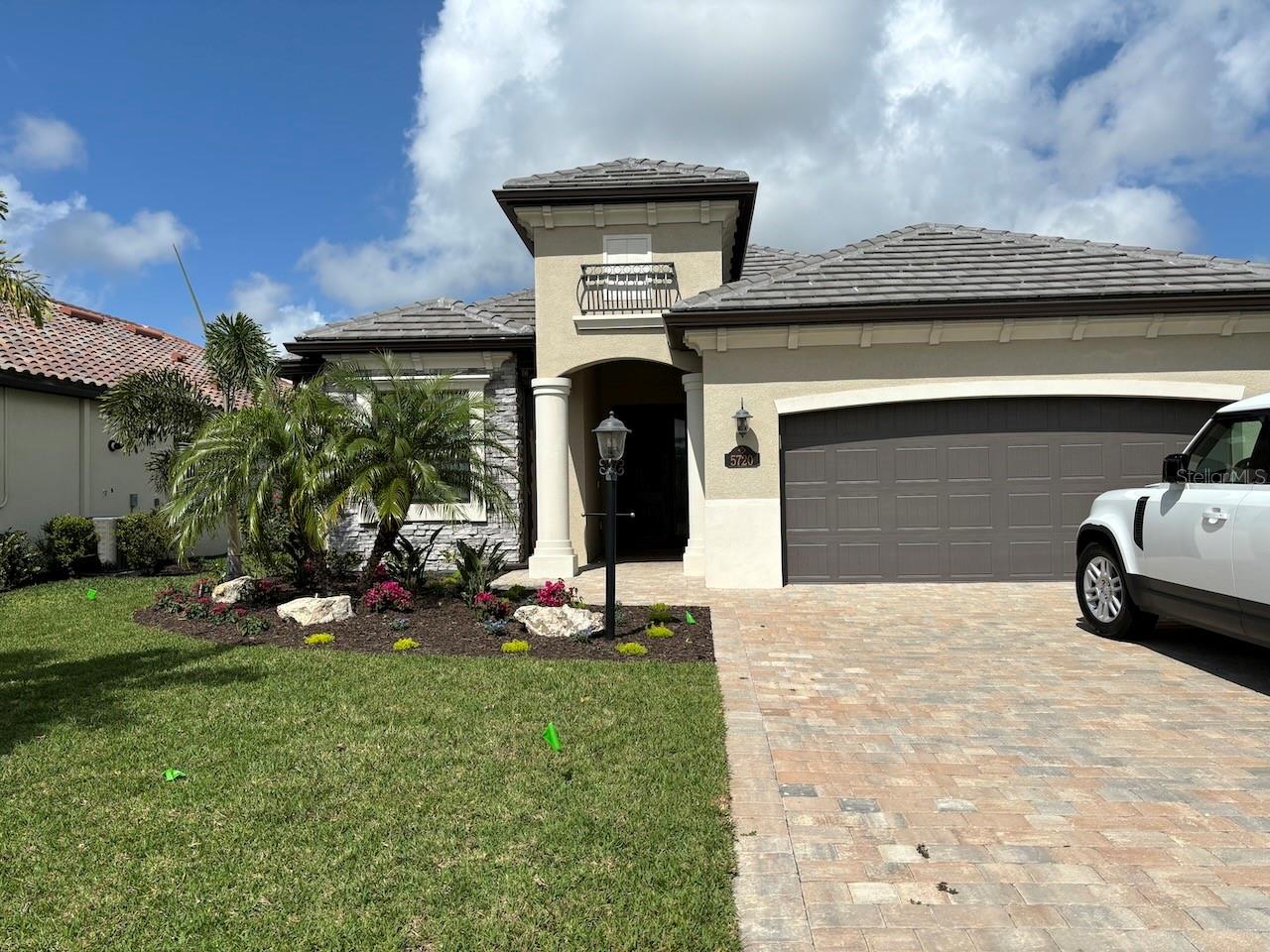 5720 Cheech Gln Property Photo 1
