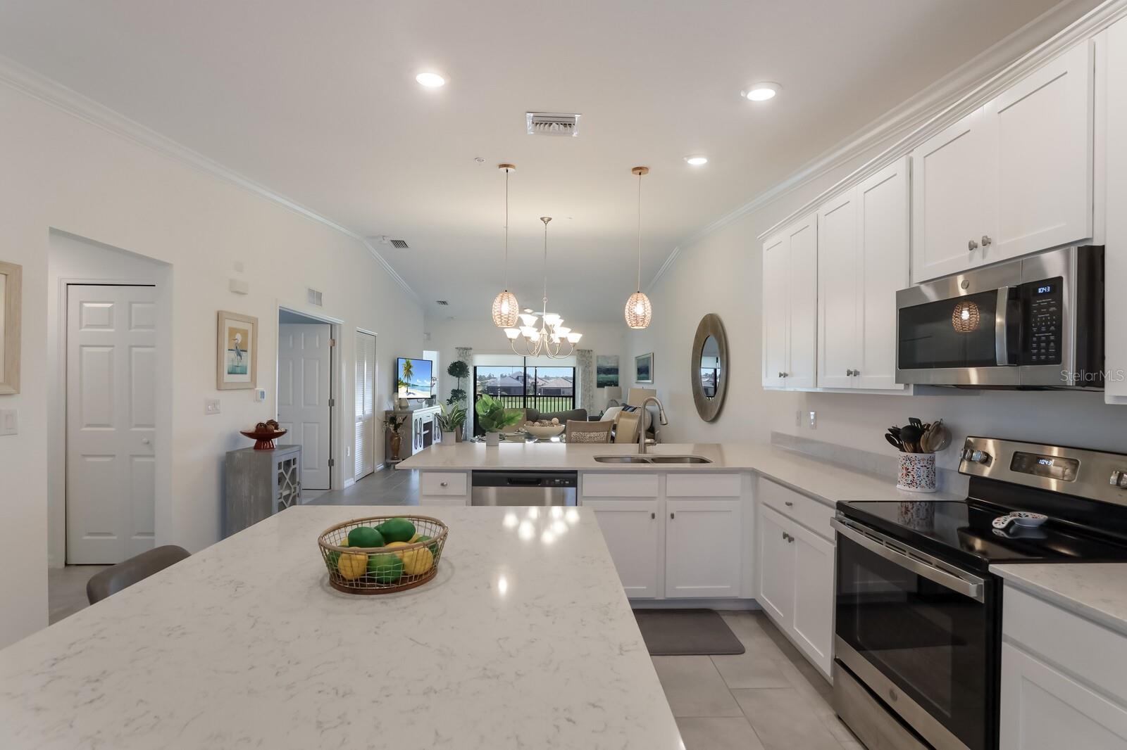 5721 Palmer Cir #201 Property Photo 10