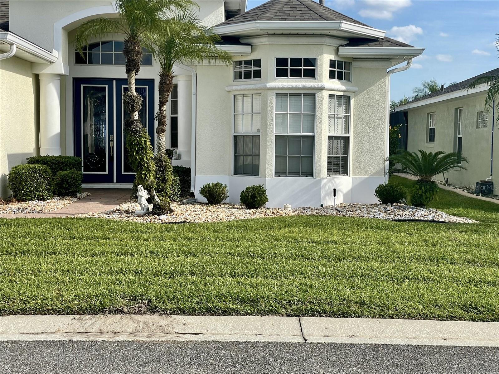255 Royal Palm Dr Property Photo 2