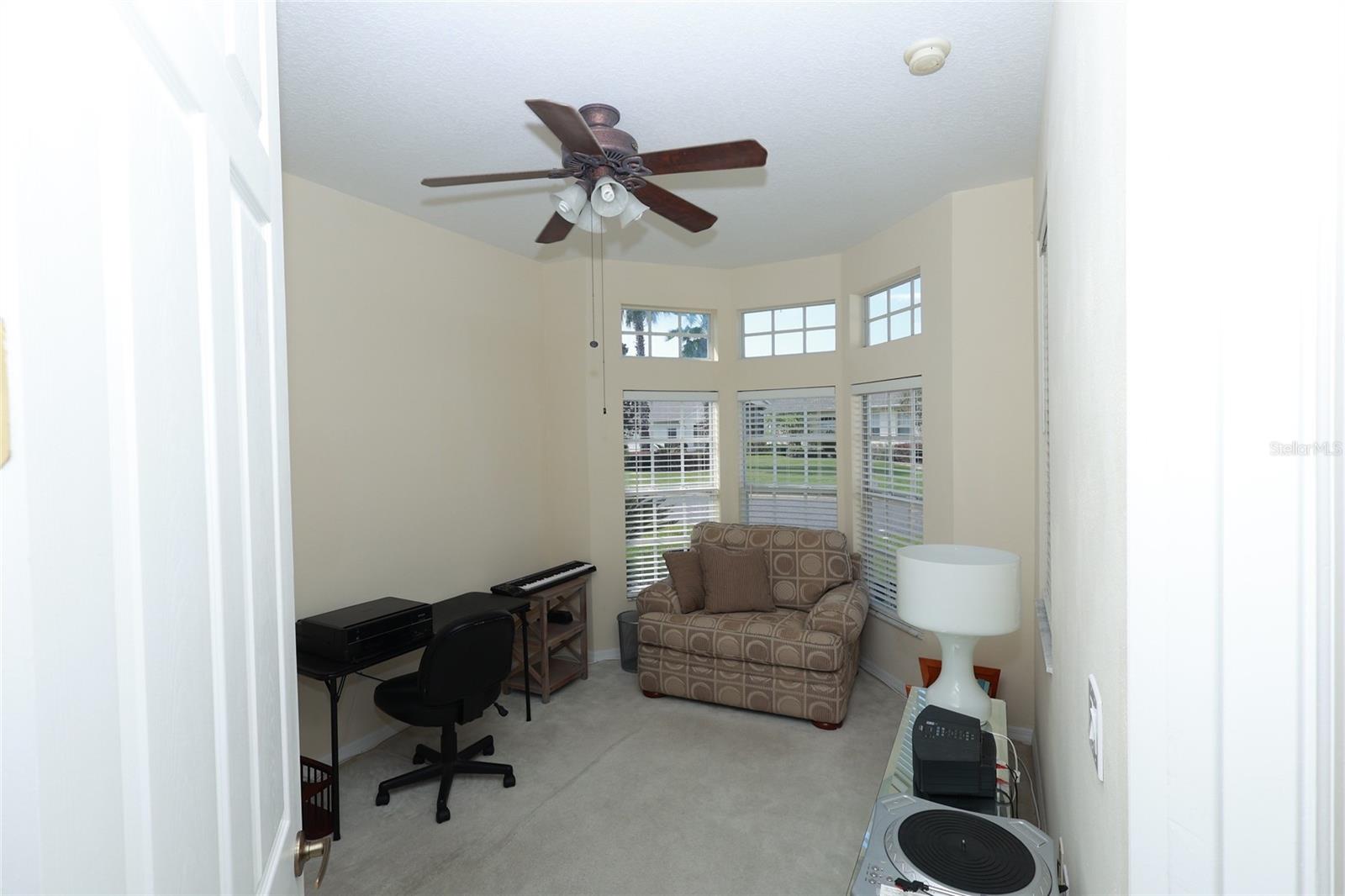 255 Royal Palm Dr Property Photo 5