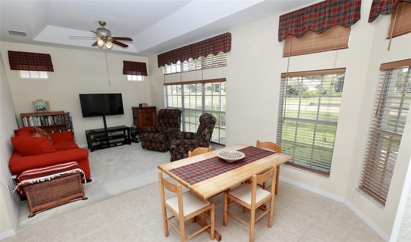 255 Royal Palm Dr Property Photo 9