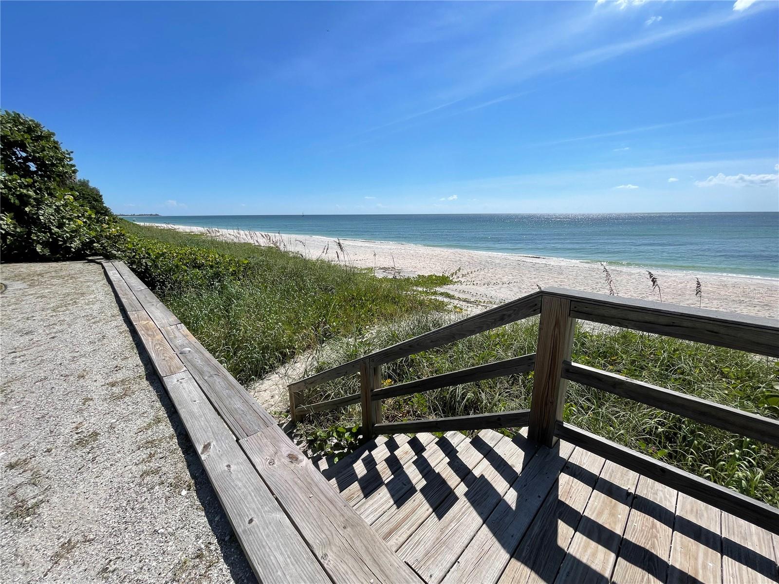2709 Casey Key Rd Property Photo 3