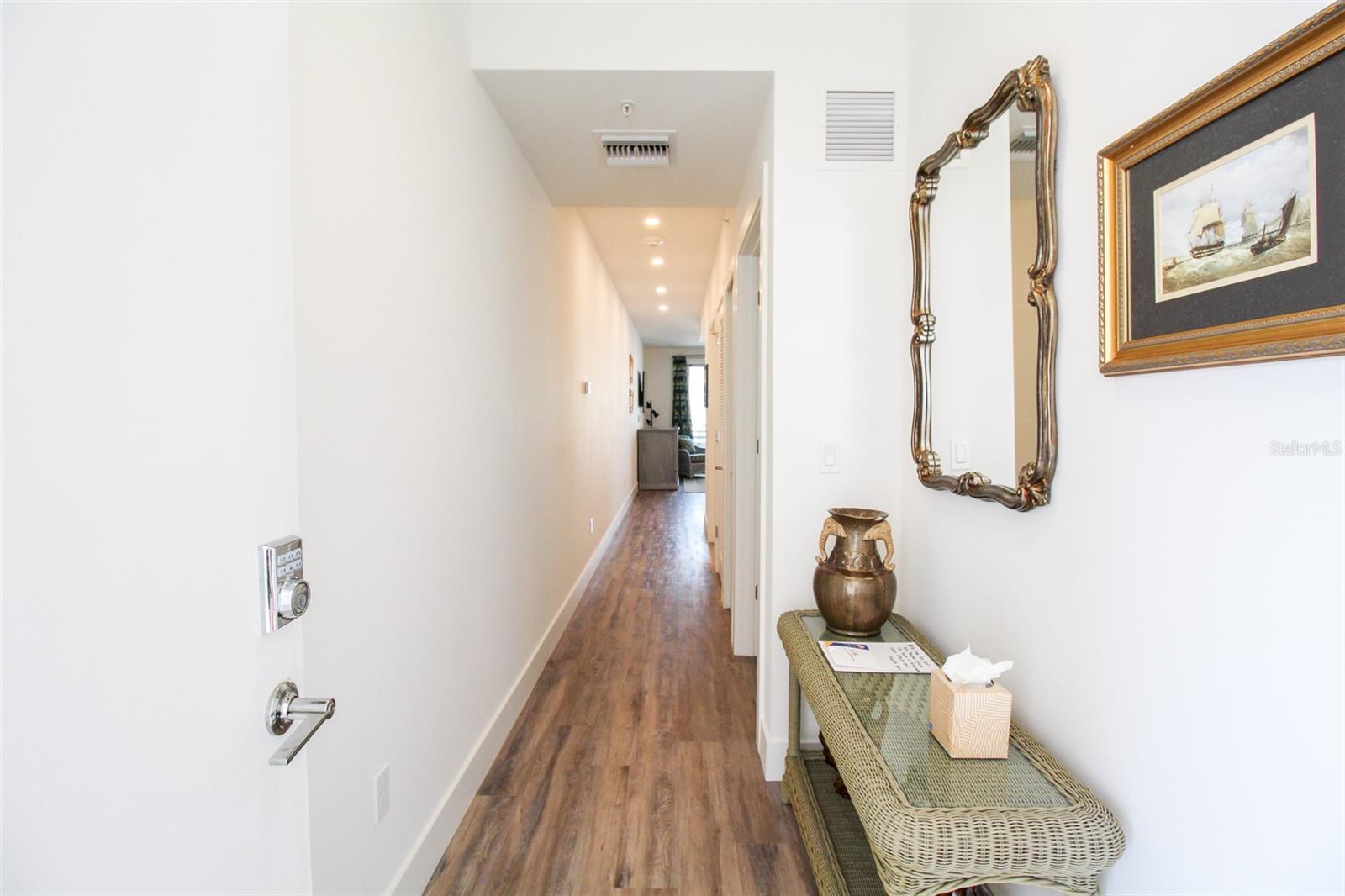 1703 N Tamiami Trl #b406 Property Photo 17