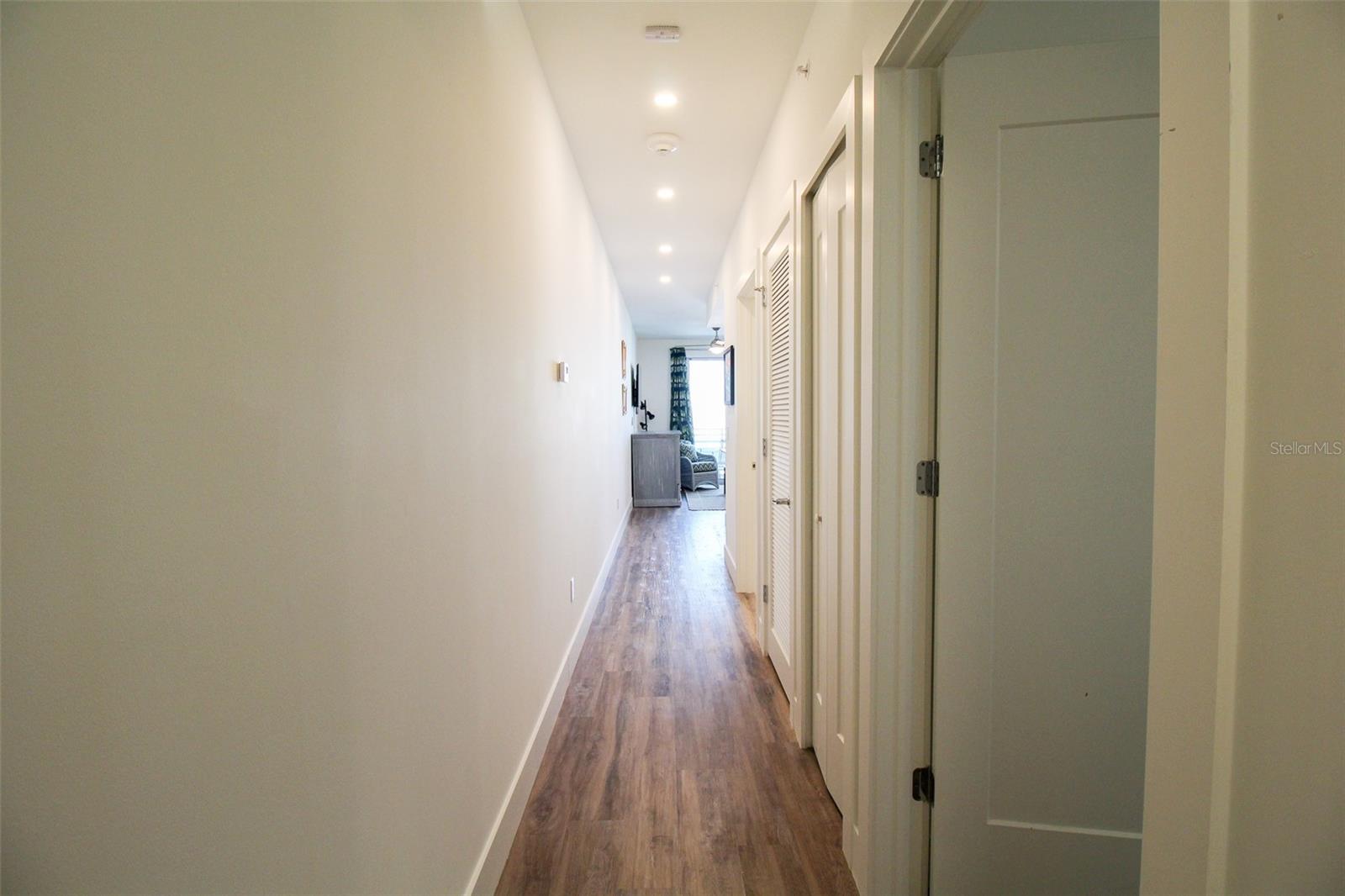 1703 N Tamiami Trl #b406 Property Photo 18