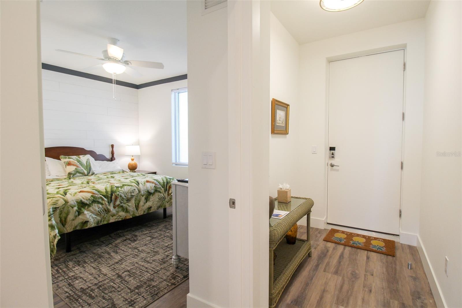 1703 N Tamiami Trl #b406 Property Photo 19