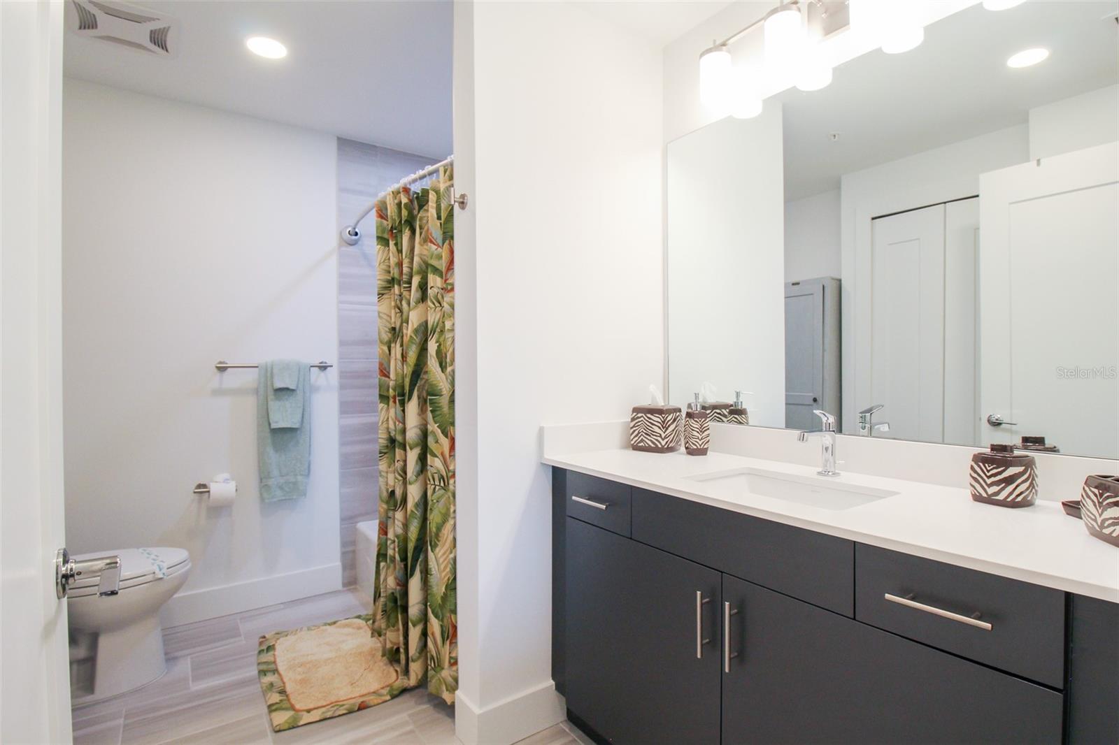 1703 N Tamiami Trl #b406 Property Photo 25