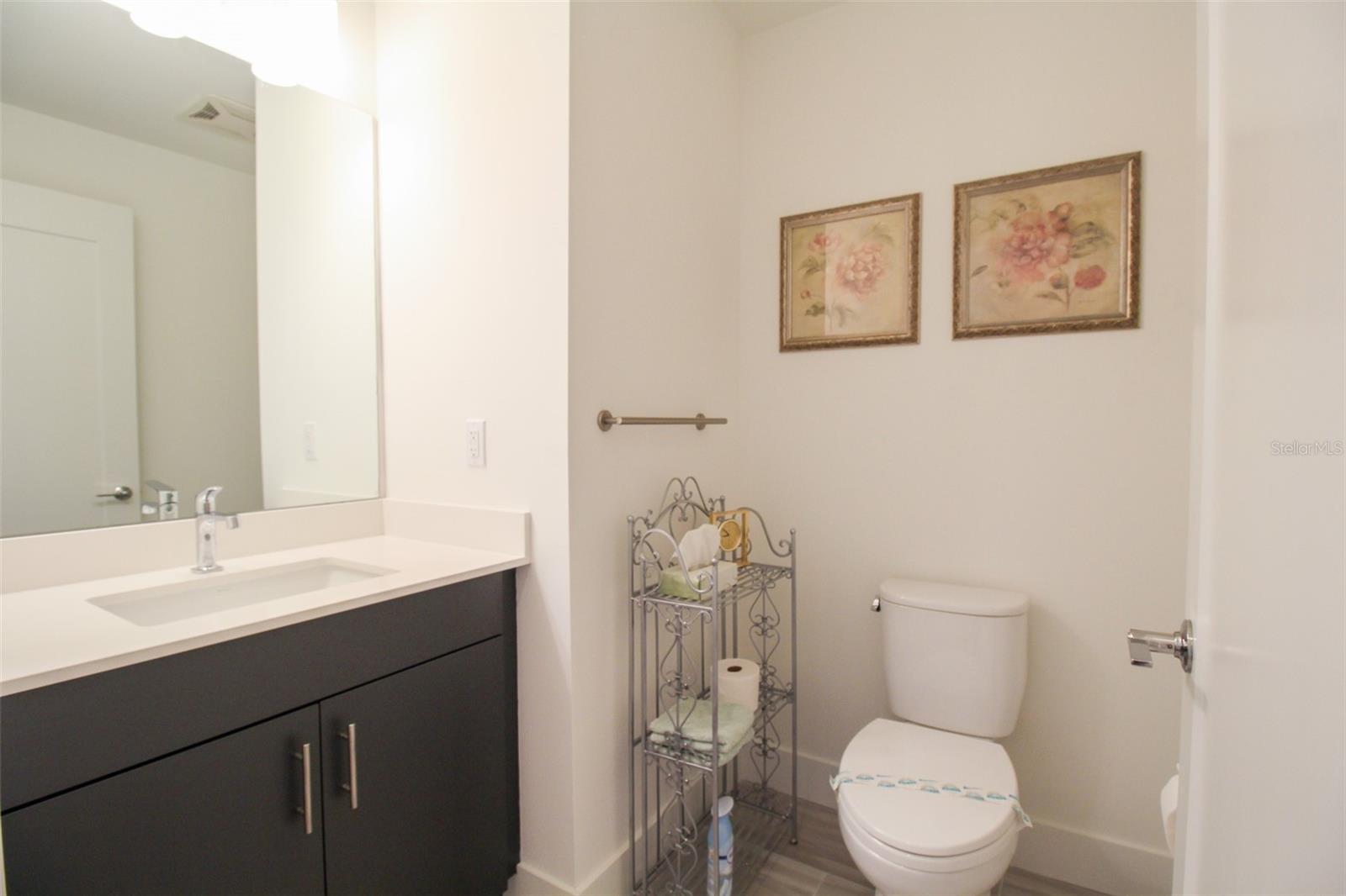 1703 N Tamiami Trl #b406 Property Photo 29