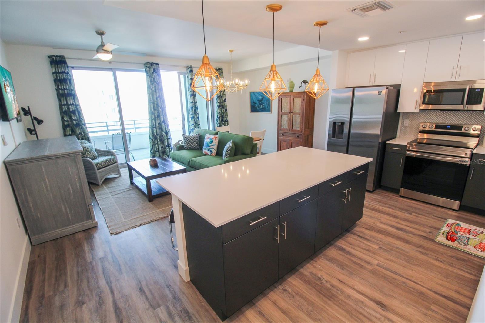 1703 N Tamiami Trl #b406 Property Photo 30