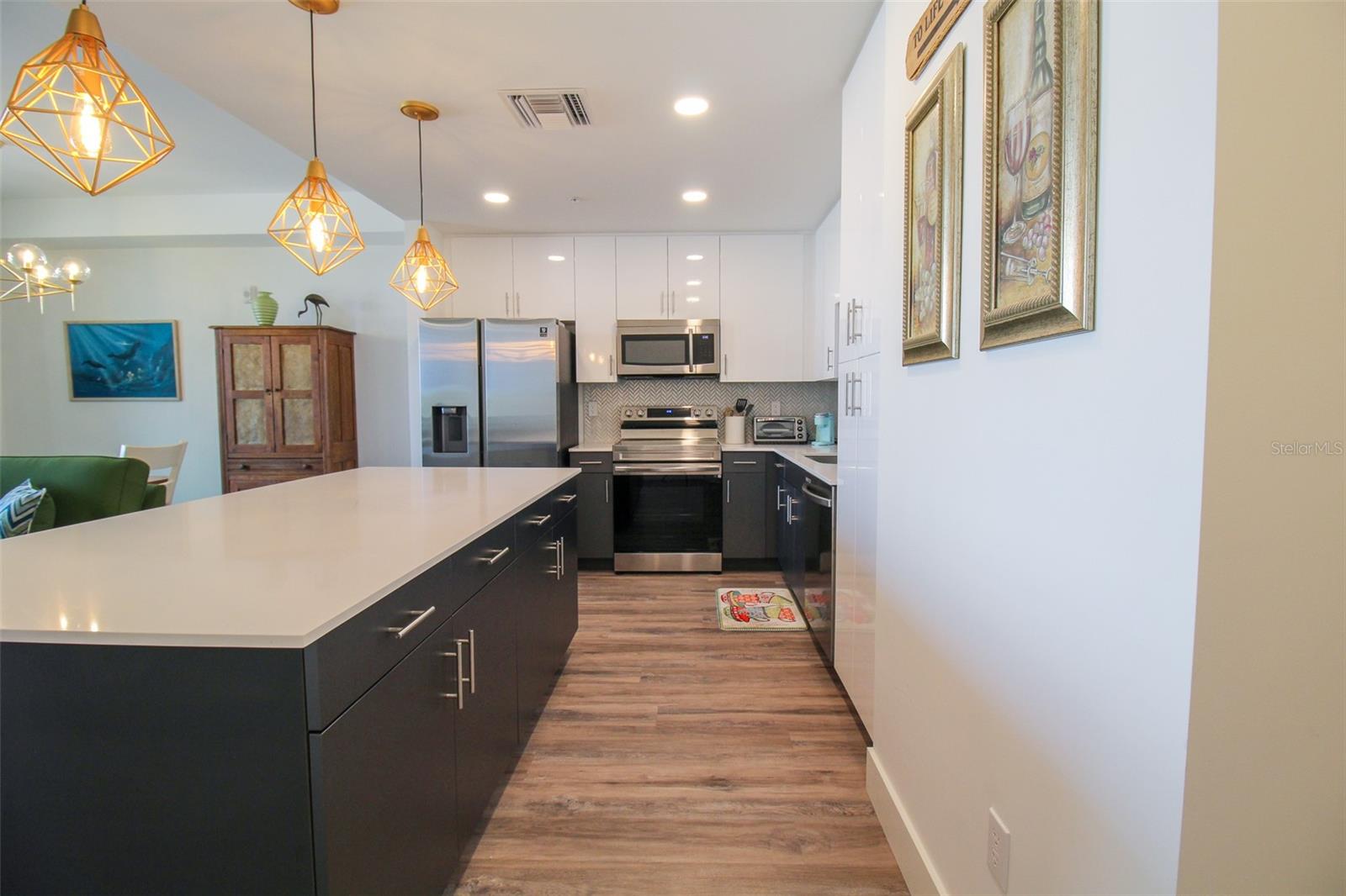 1703 N Tamiami Trl #b406 Property Photo 31