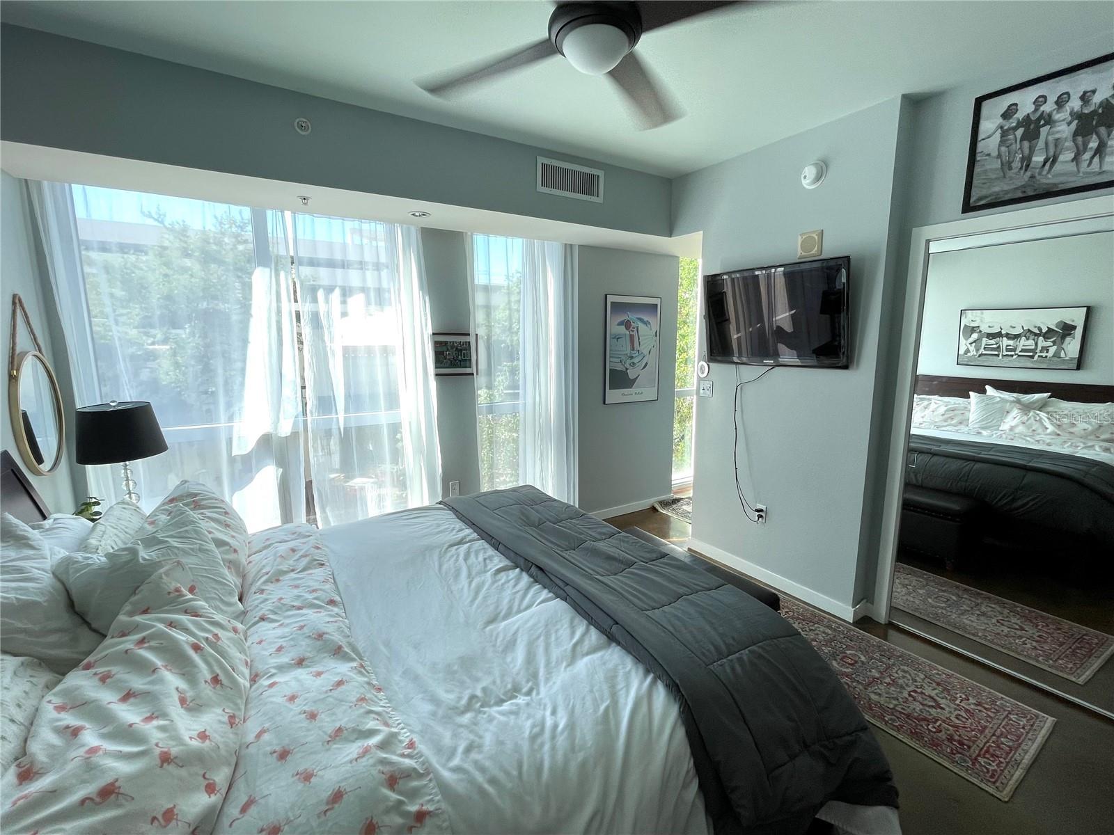 1350 Main Street #200 Property Photo 10