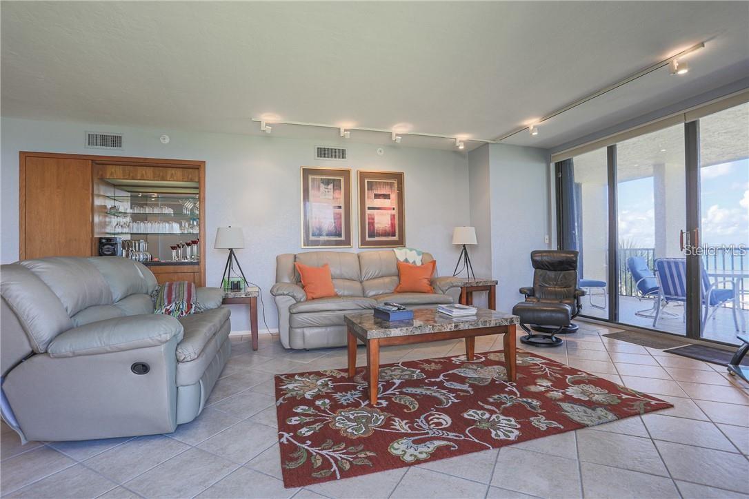 1925 Gulf Of Mexico Dr #309 Property Photo 2