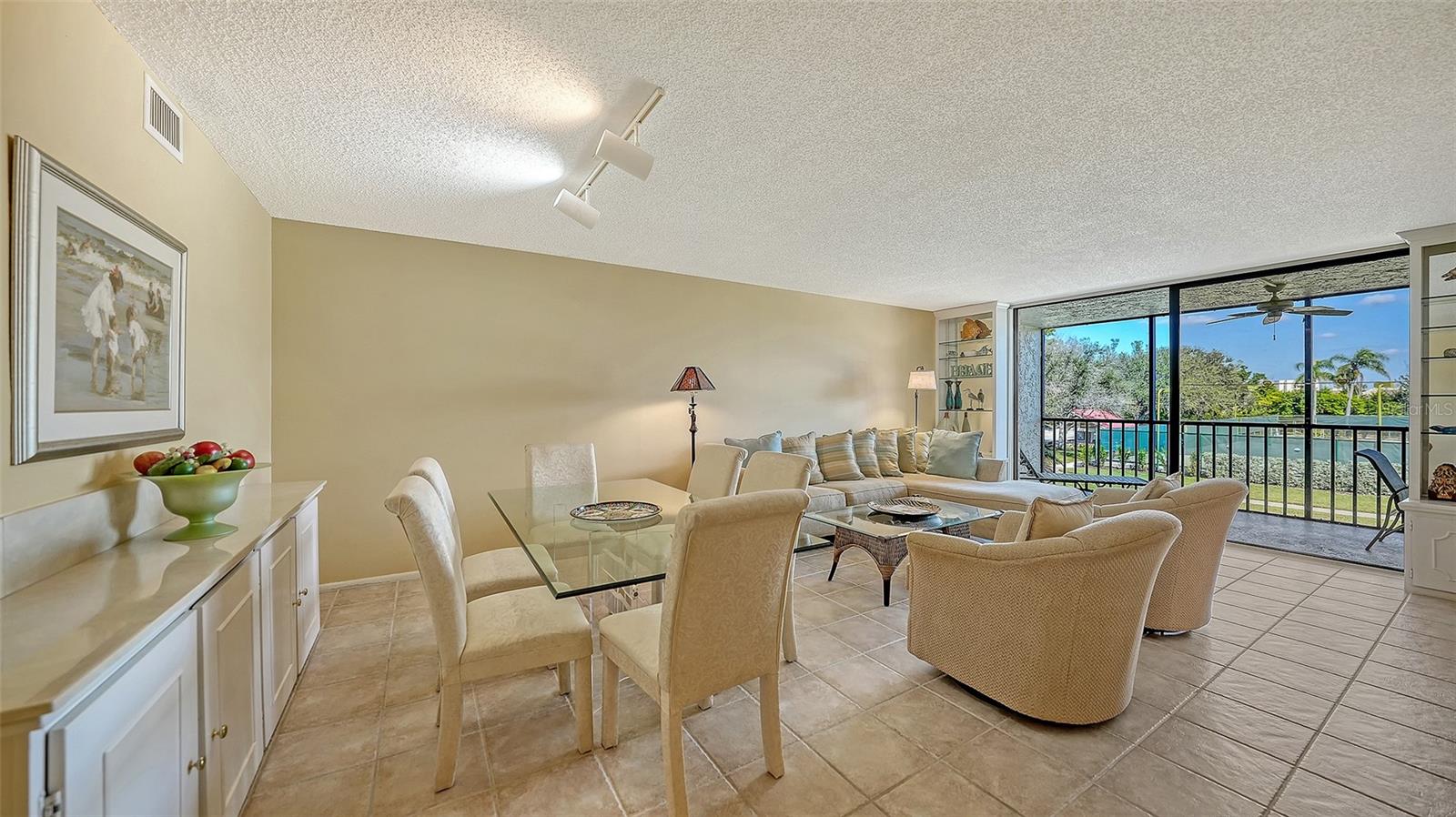 A4572396 Property Photo 4