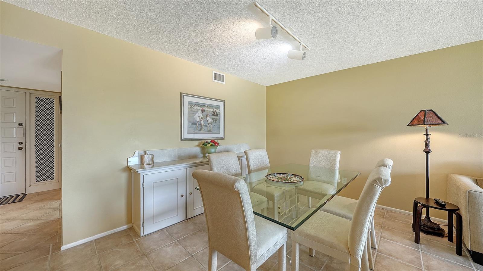 A4572396 Property Photo 7