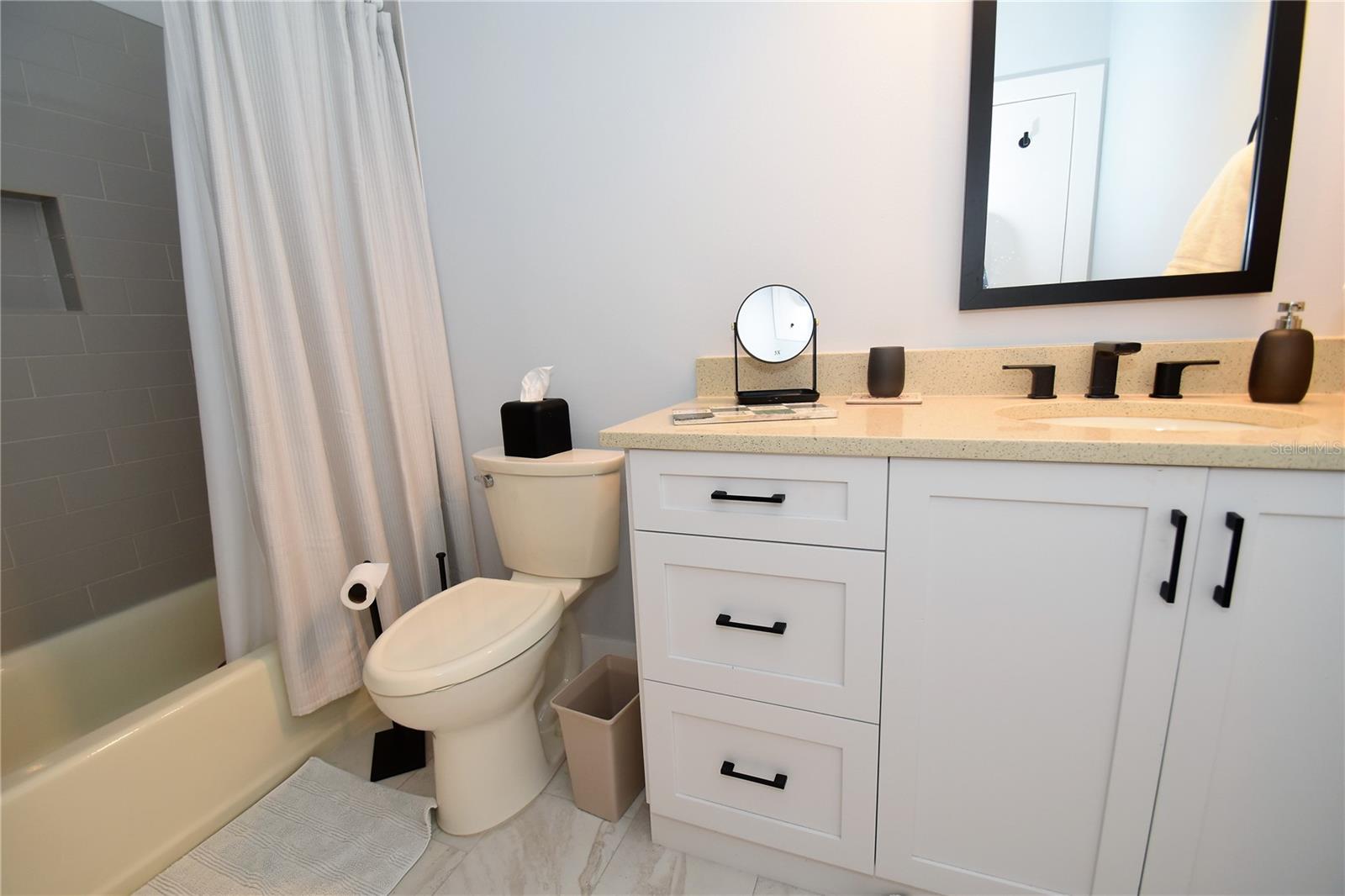 1631 Starling Dr #204 Property Photo 5