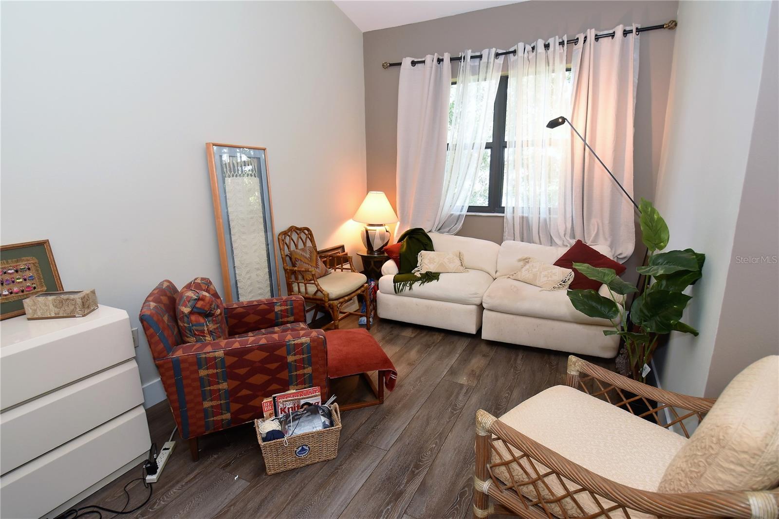 1631 Starling Dr #204 Property Photo 17