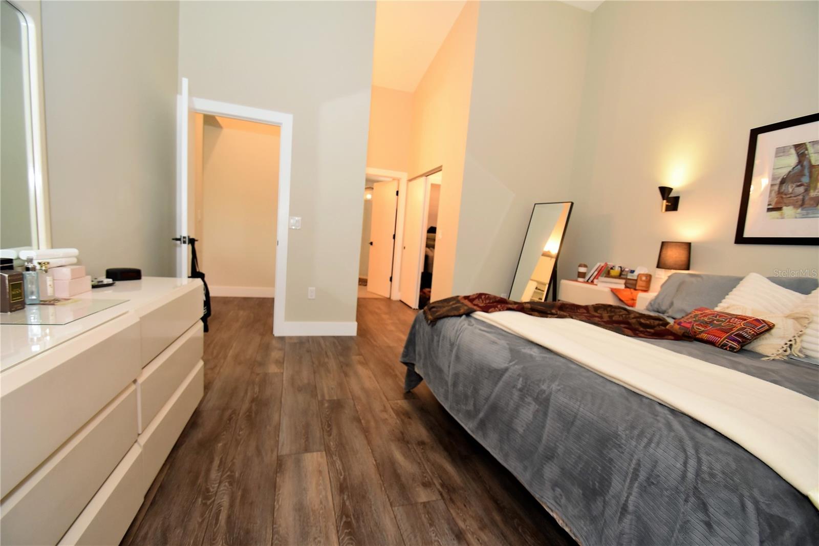 1631 Starling Dr #204 Property Photo 18