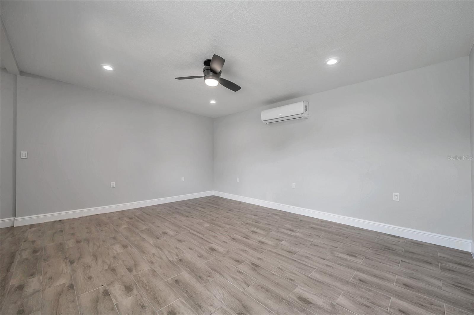 4490 Moon Street N Property Photo 22