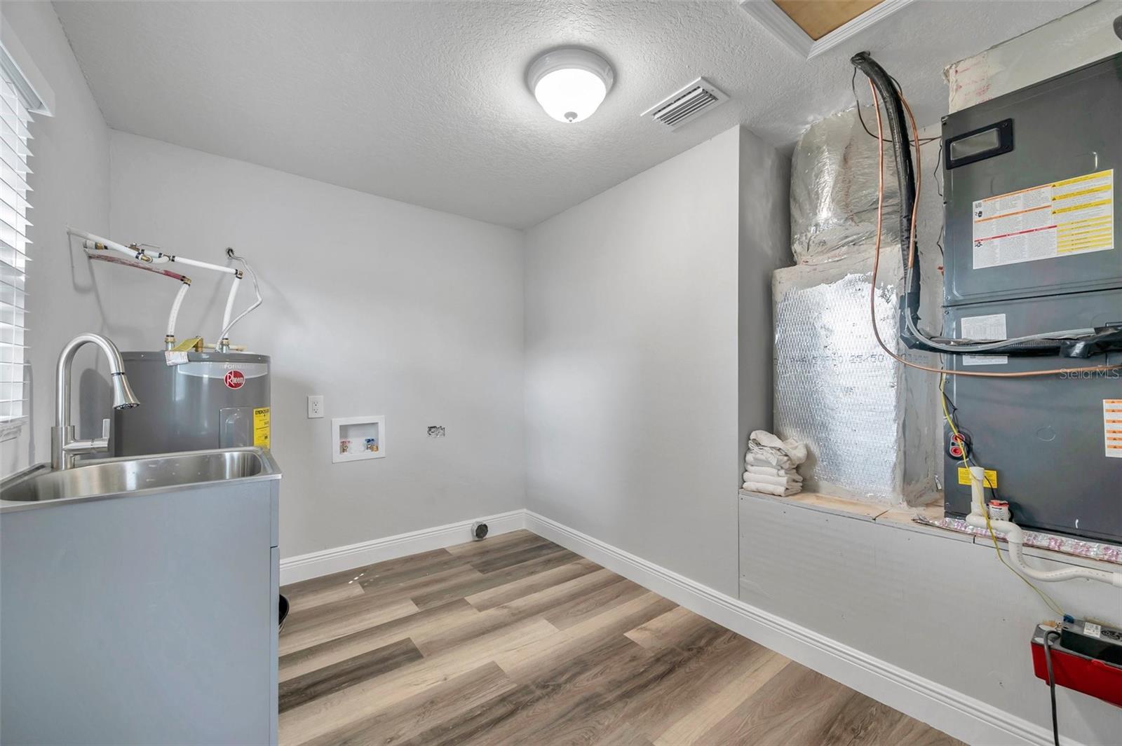 4490 Moon Street N Property Photo 35