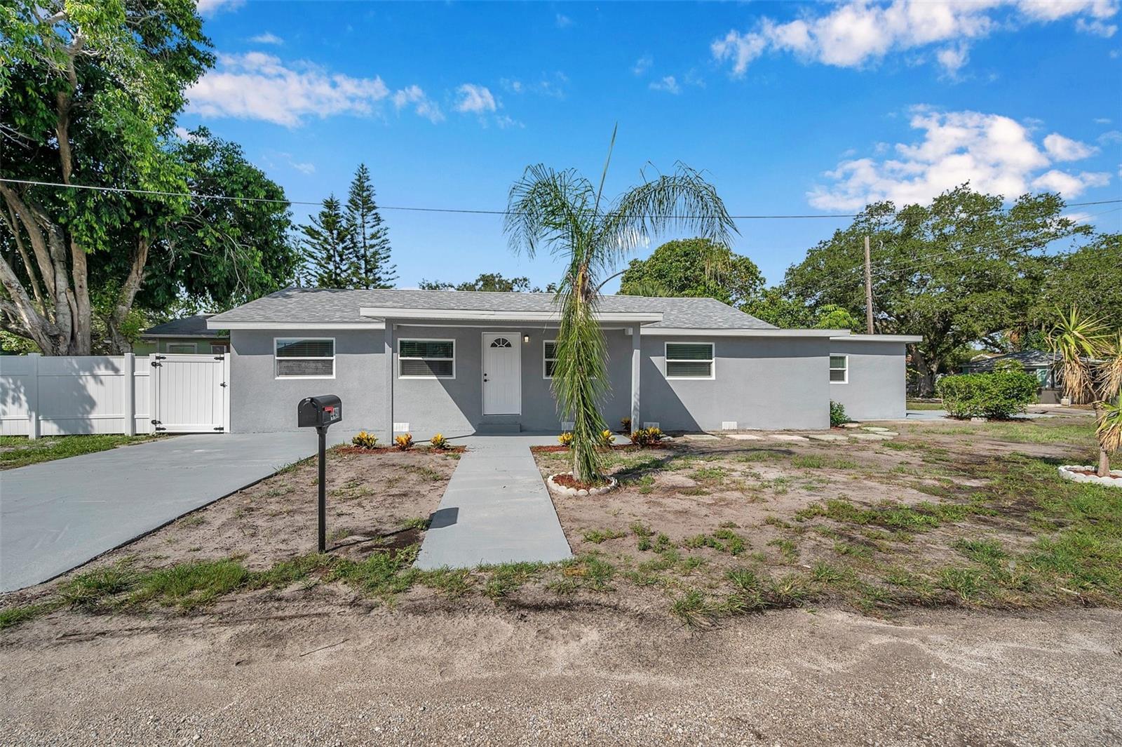 4490 Moon Street N Property Photo 45