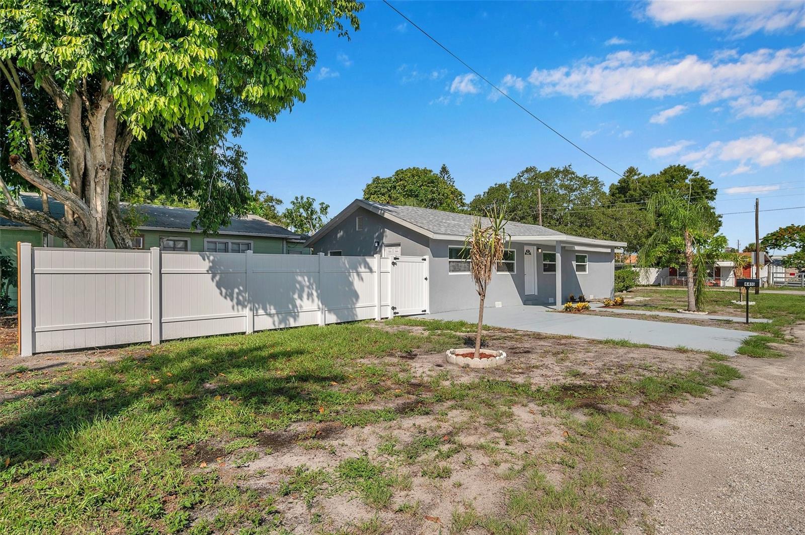 4490 Moon Street N Property Photo 47