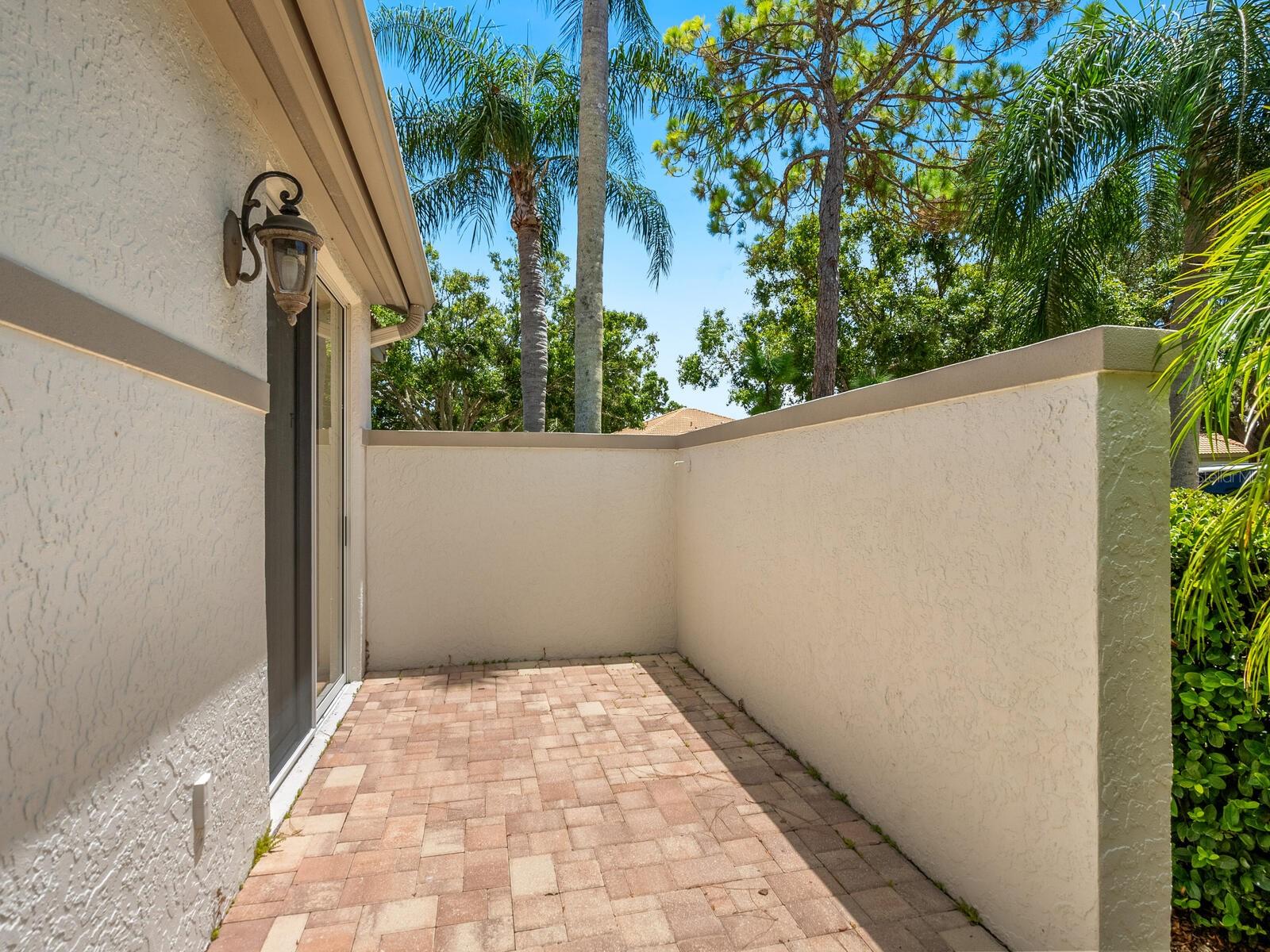 3962 Chatsworth Greene #31 Property Photo 7
