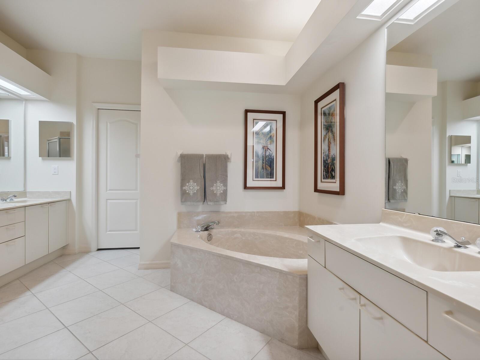3962 Chatsworth Greene #31 Property Photo 10