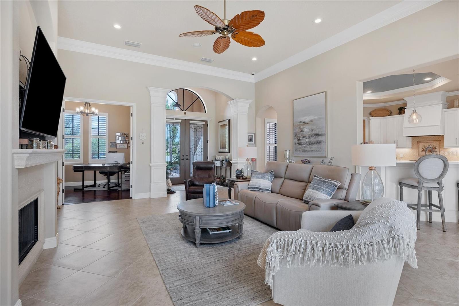 7511 Crosshill Court Property Photo 4