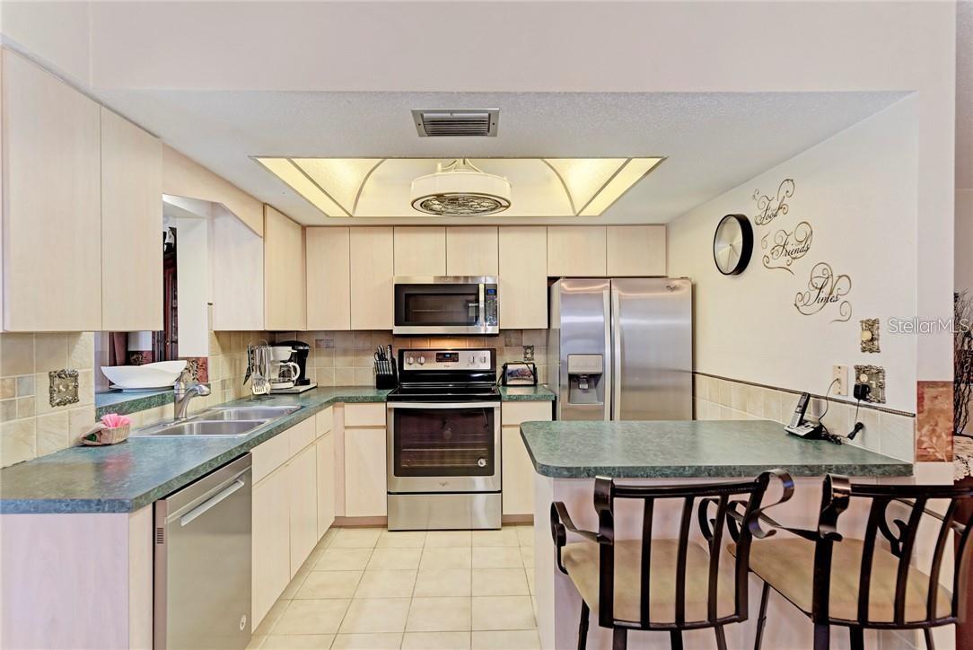 910 Caples St Property Photo 15