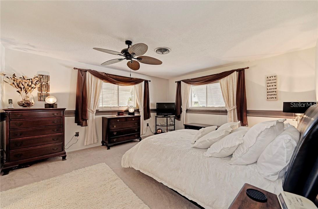 910 Caples St Property Photo 16