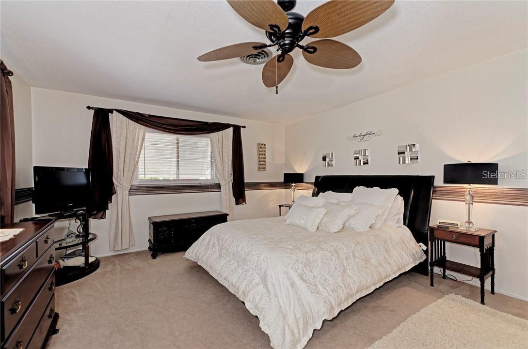 910 Caples St Property Photo 17