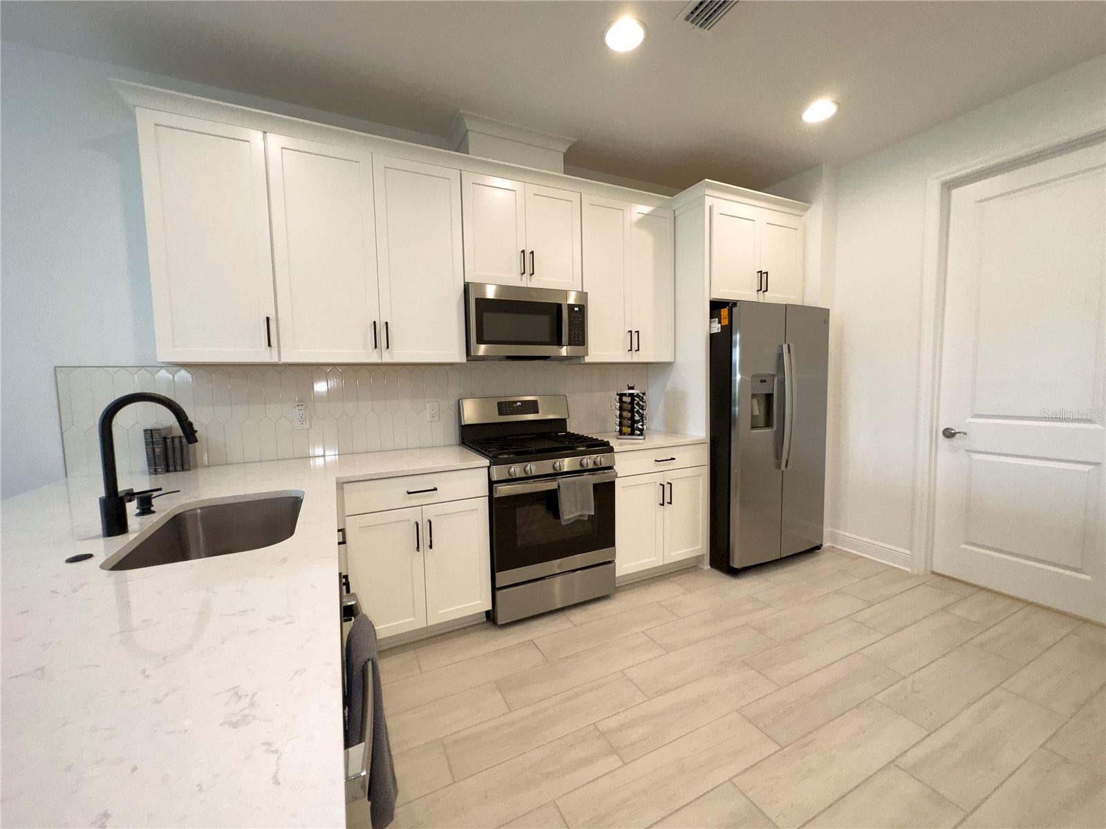 17881 Cherished Loop Property Photo 8