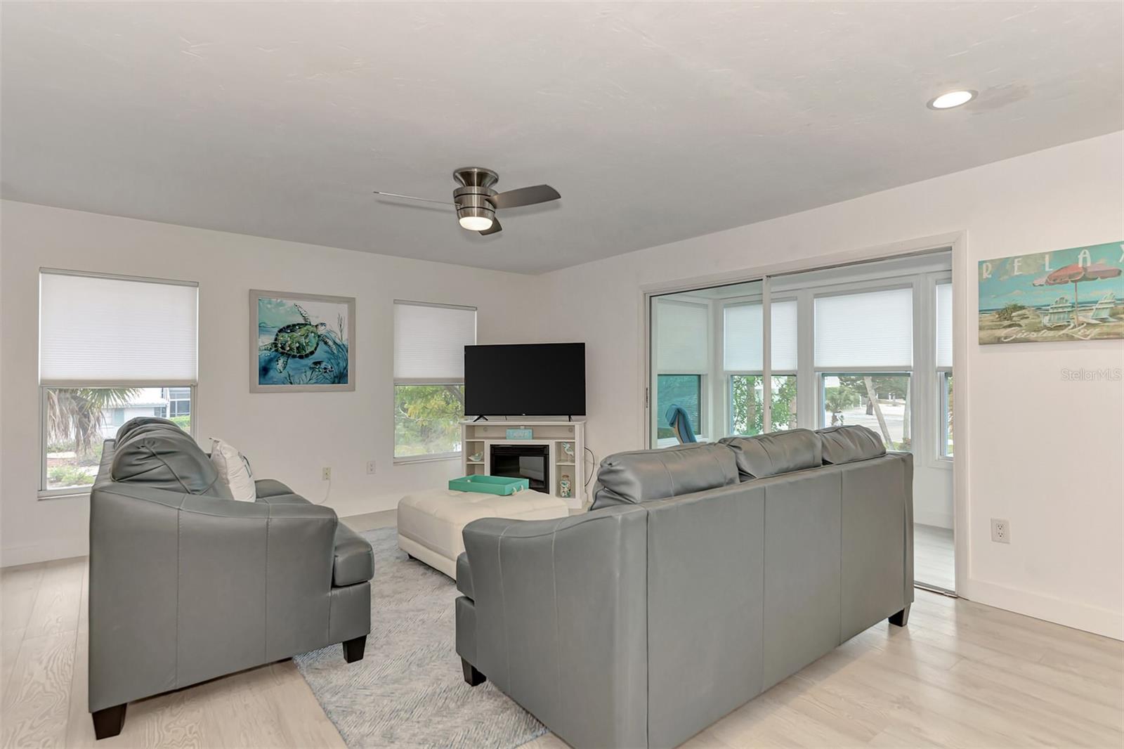 5516 Avenida Del Mare Property Photo 10