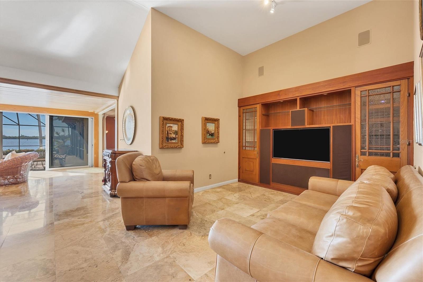 1136 N Lake Shore Dr Property Photo 13