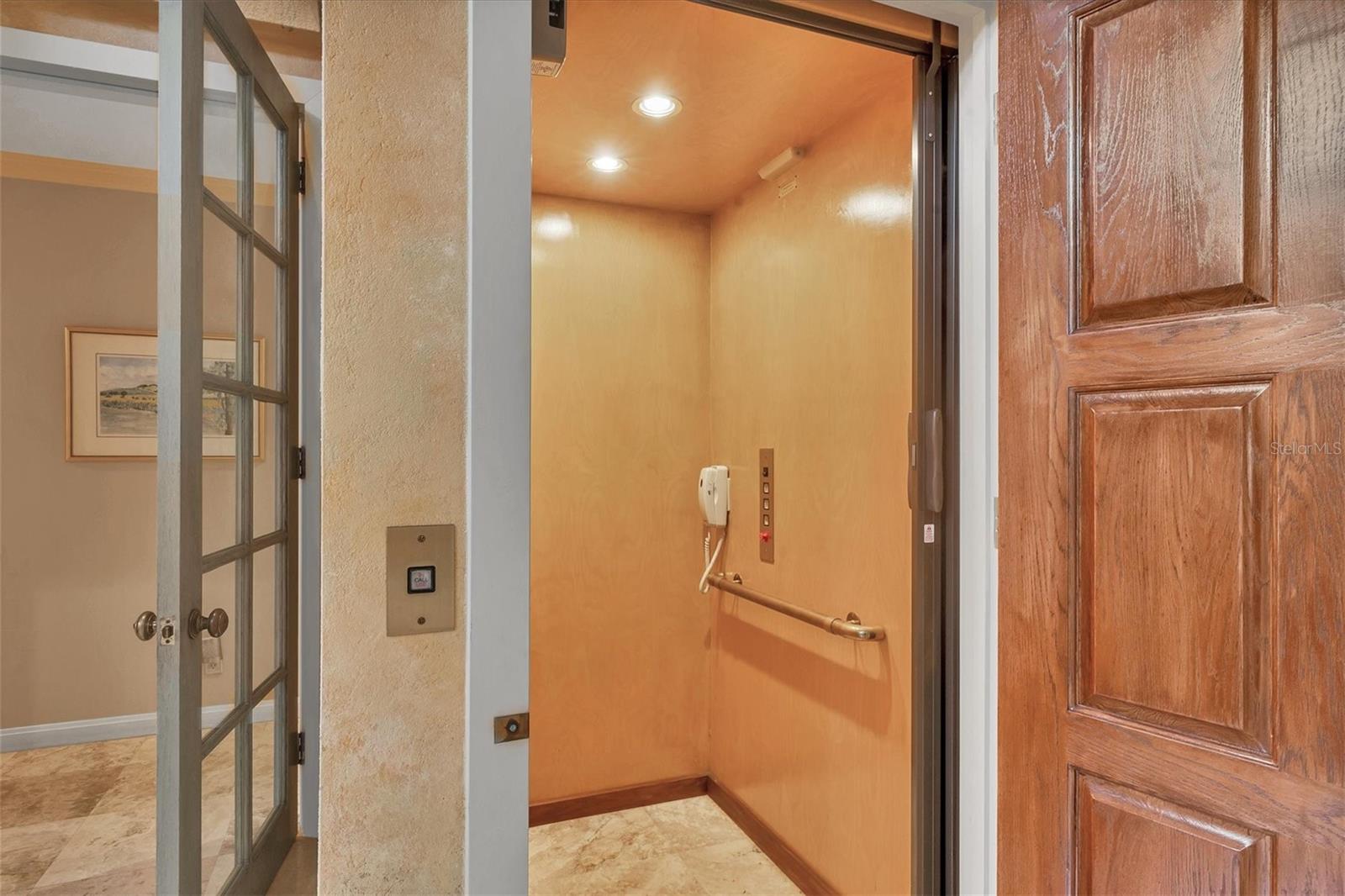 1136 N Lake Shore Dr Property Photo 23