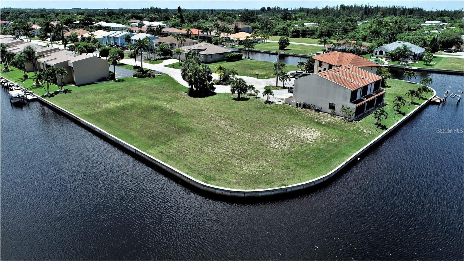 1447 Mediterranean Dr Property Photo 3