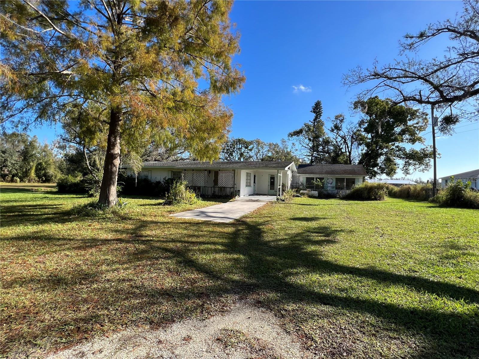 2990 Se Airport Rd Property Photo 1