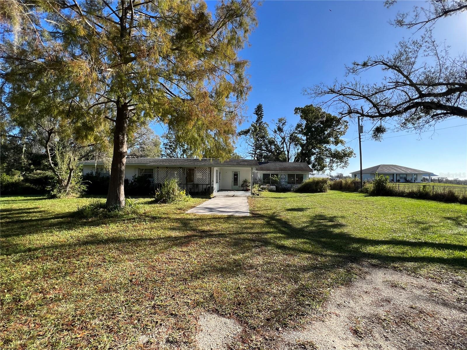 2990 Se Airport Rd Property Photo 3