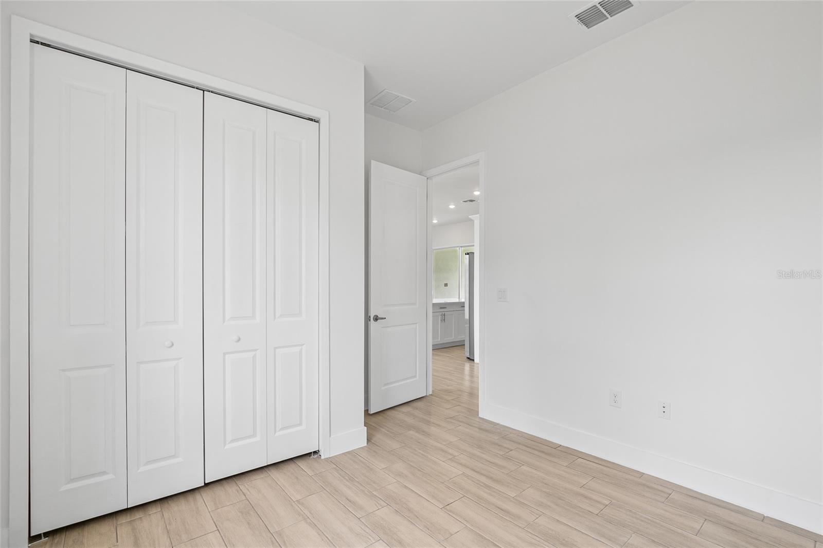 23246 Stelling Ave Property Photo 12