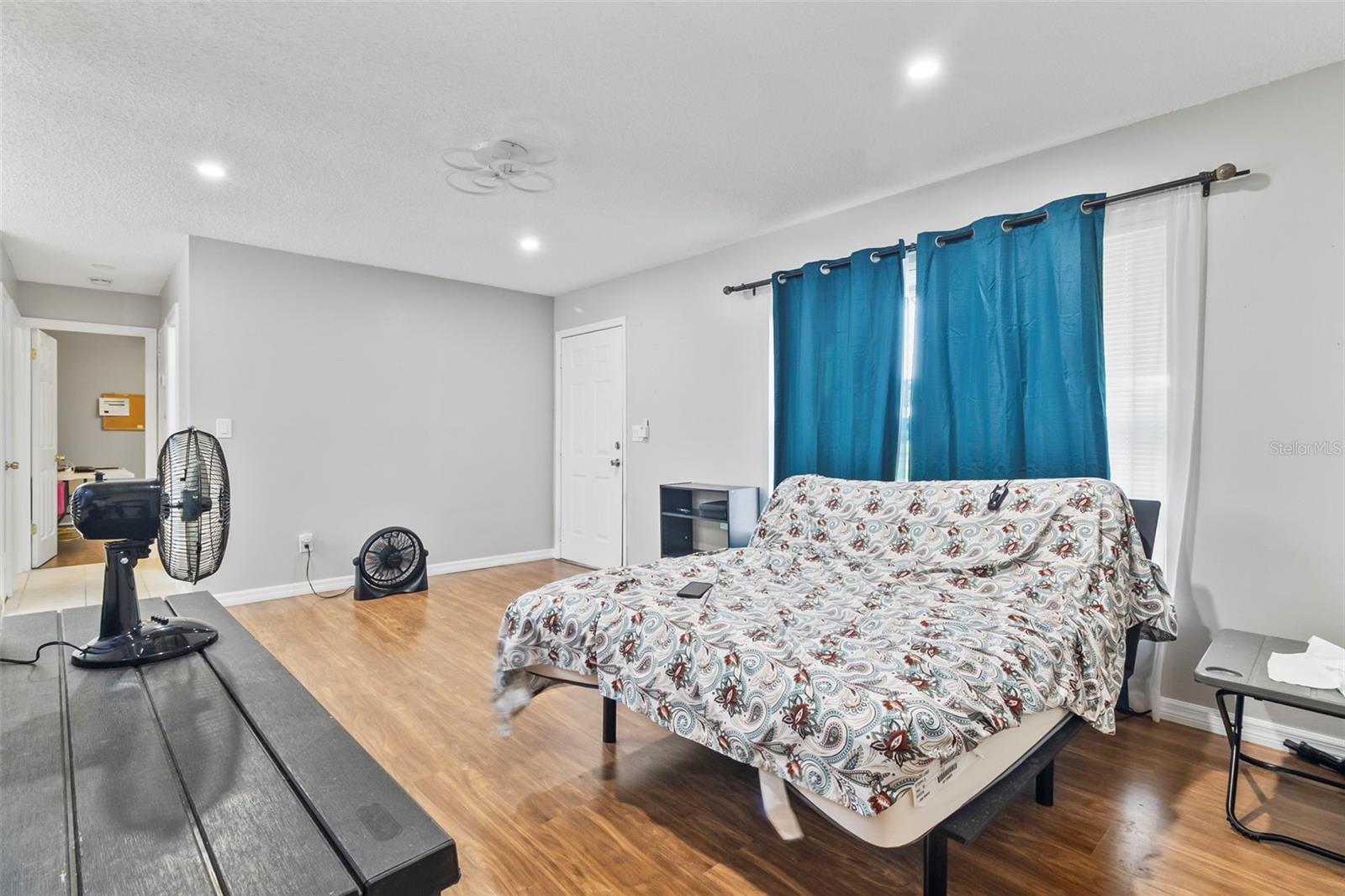 301 Lambert St Property Photo 12