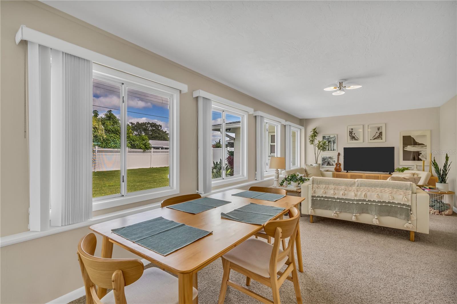 2449 Breakwater Cir Property Photo 7