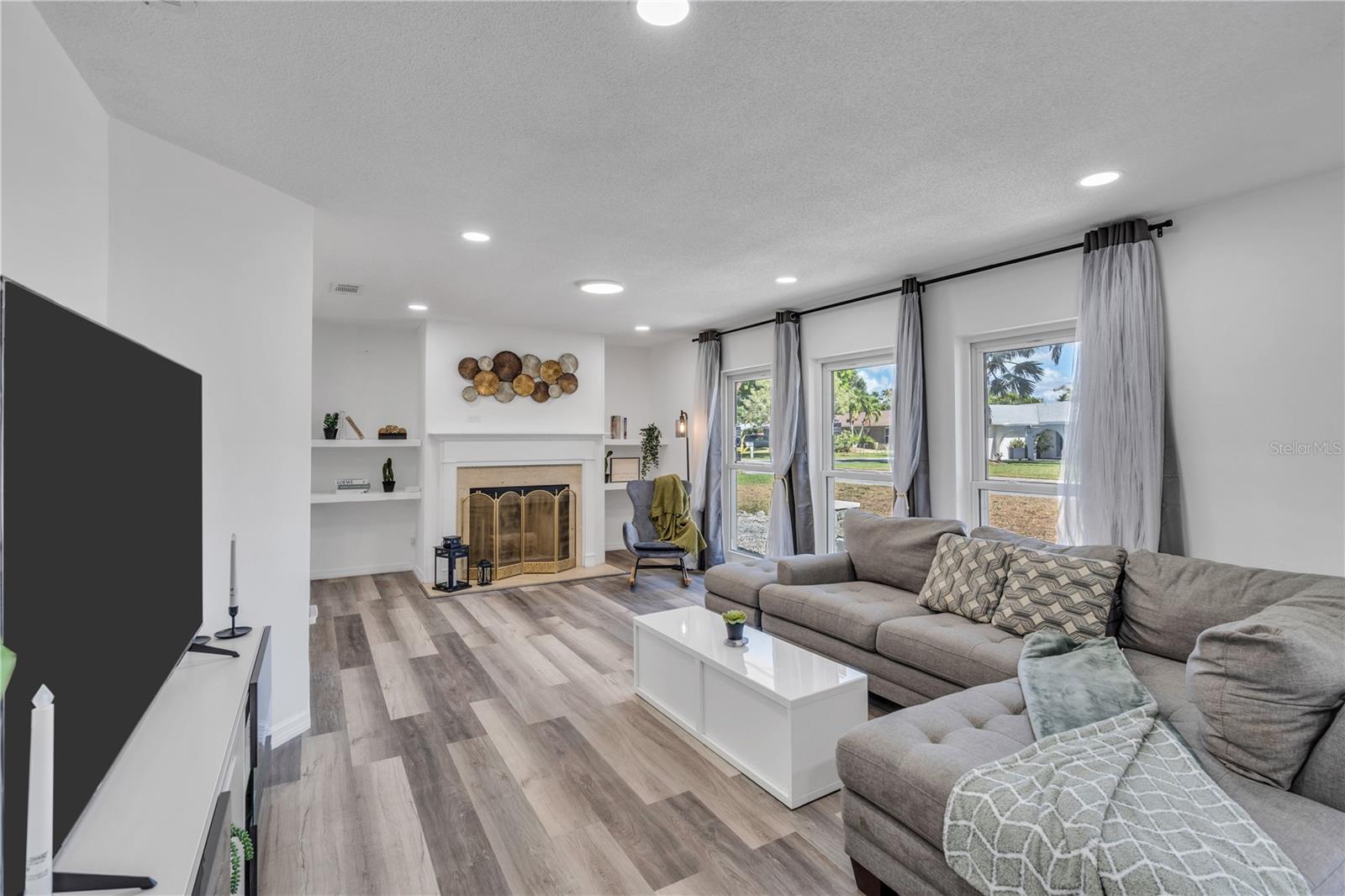 1212 63rd St Nw Property Photo 2