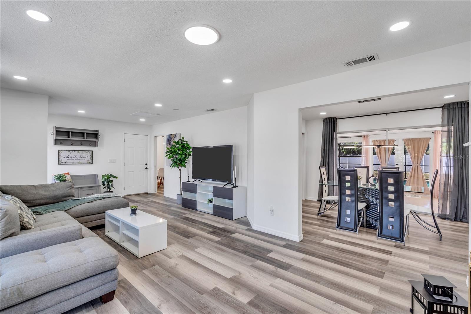 1212 63rd St Nw Property Photo 4