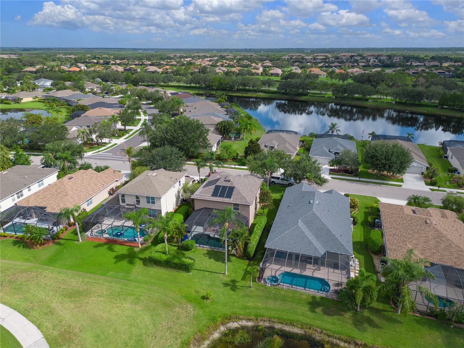 8108 Haven Harbour Way Property Photo 4