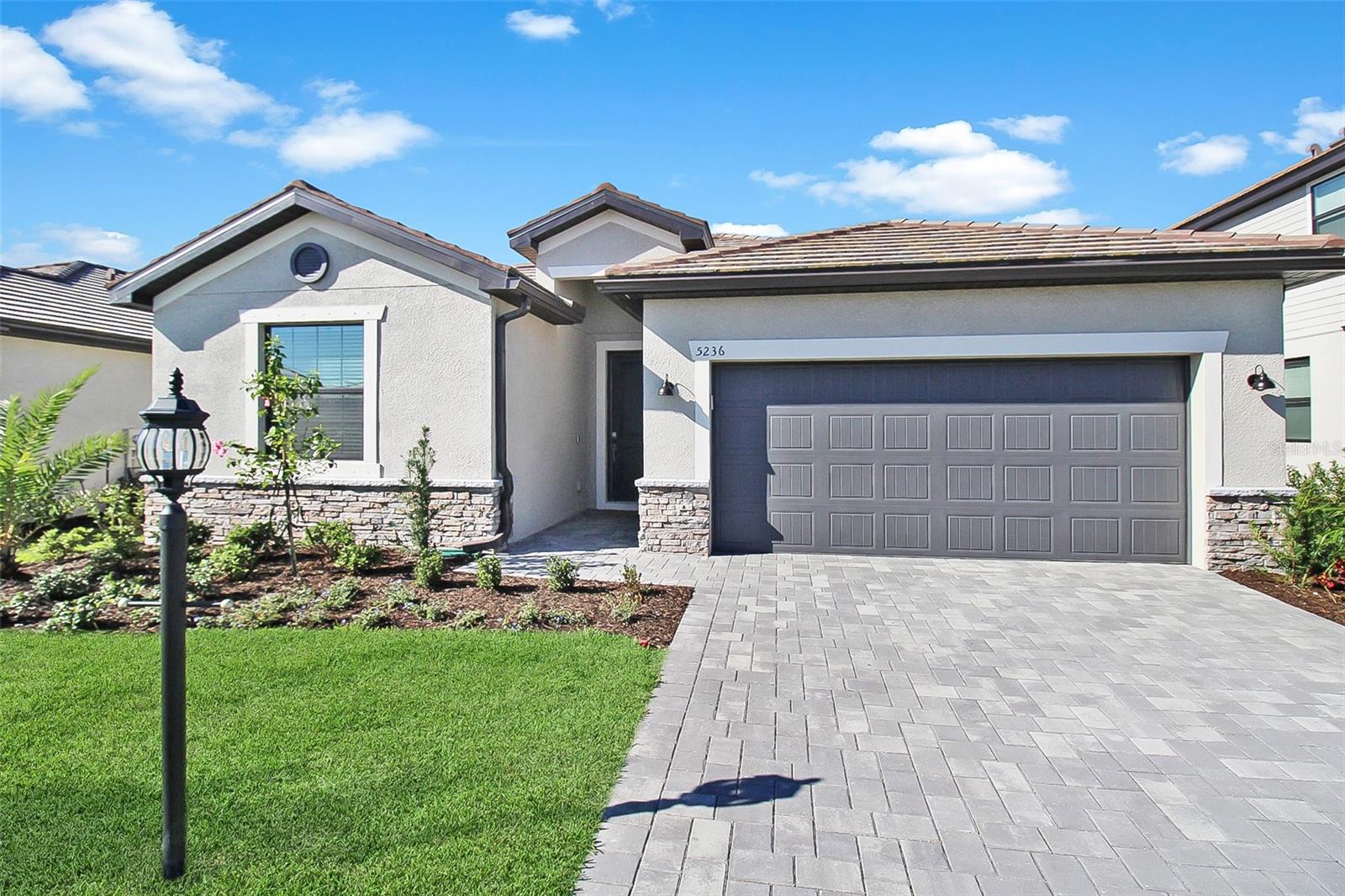 5236 Blue Crush St Property Photo 2