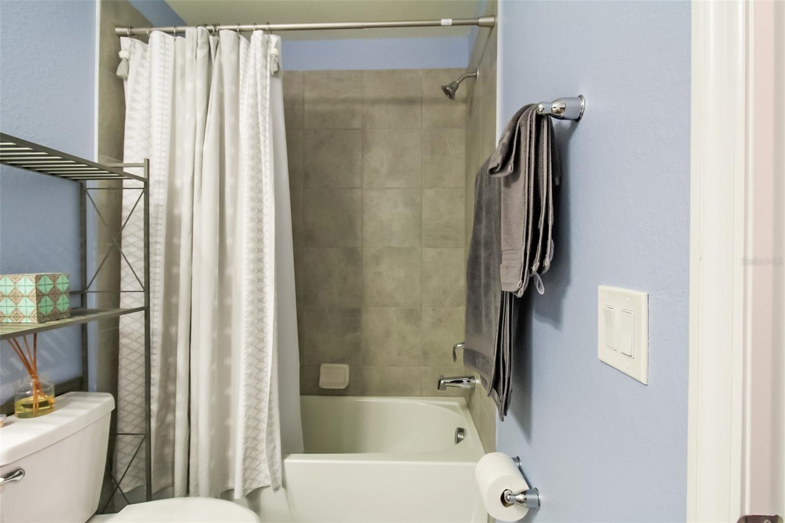 17810 Gawthrop Dr #207 Property Photo 22