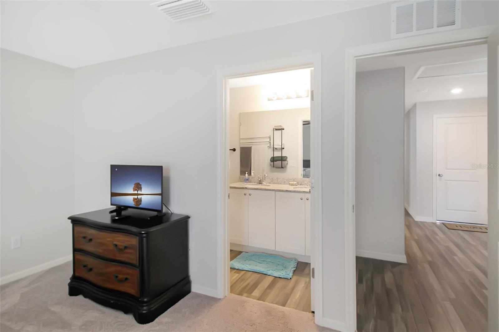 3084 Sudbury St Property Photo 20