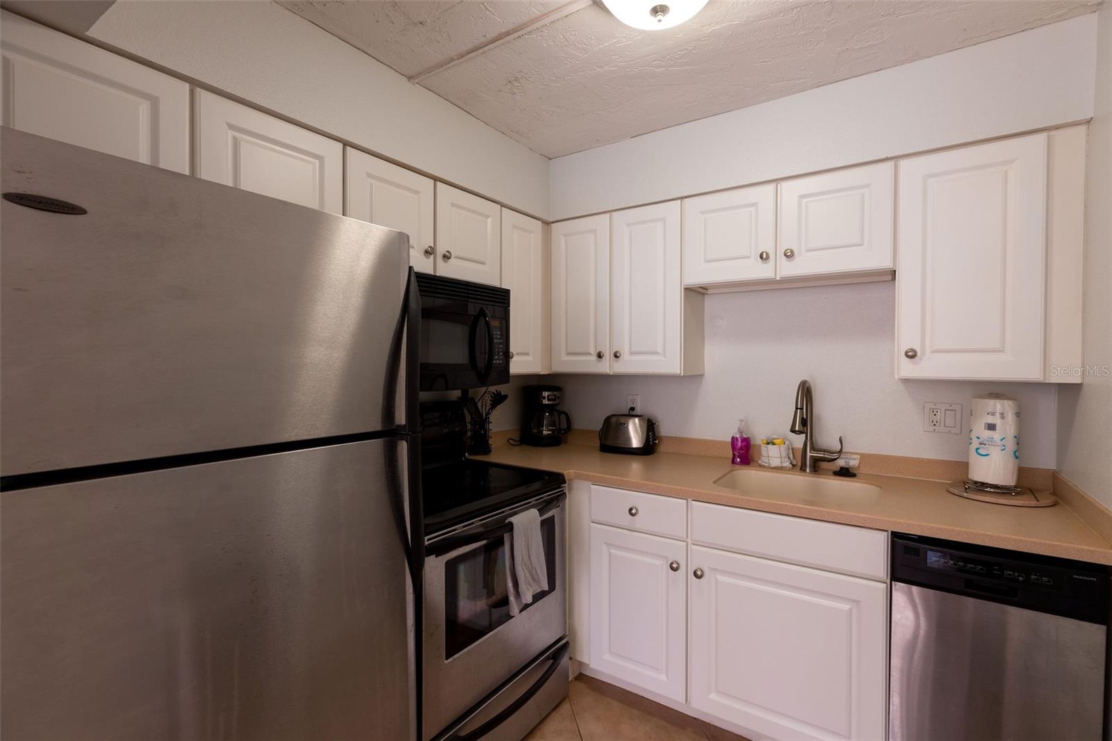 102 39th St #2 Property Photo 19