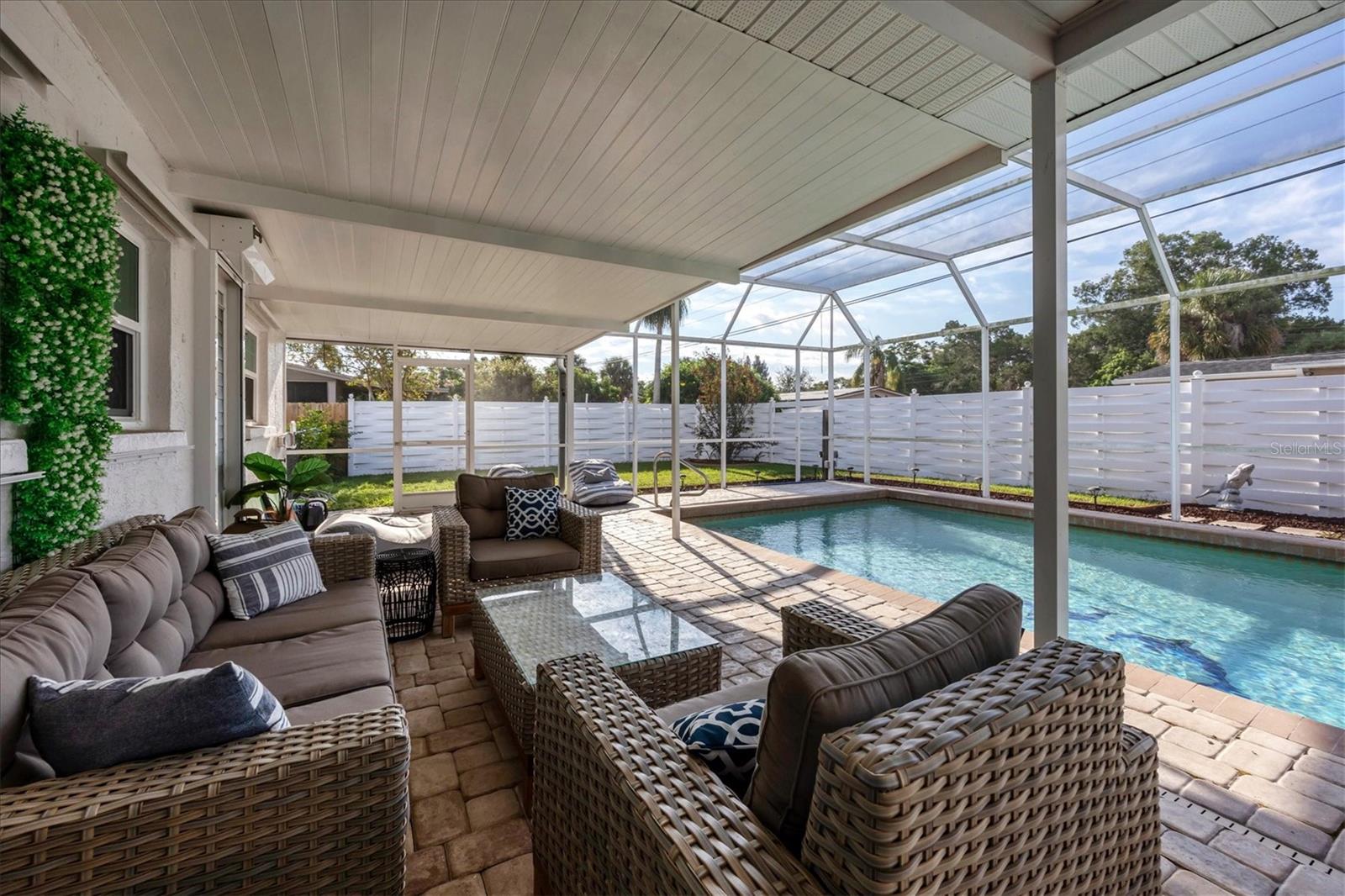 3126 Bougainvillea St Property Photo 2