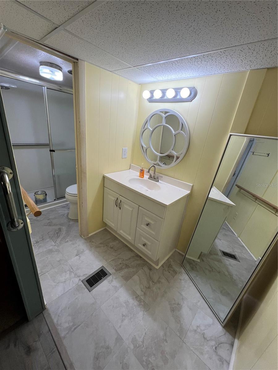 11 Shady Ln Property Photo 9